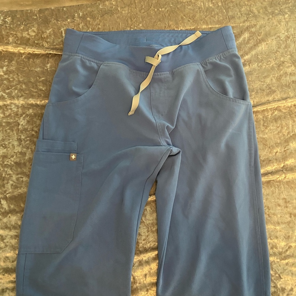 FIGS Kade Cargo Scrub Bottom Ceil Blue Small/Tall